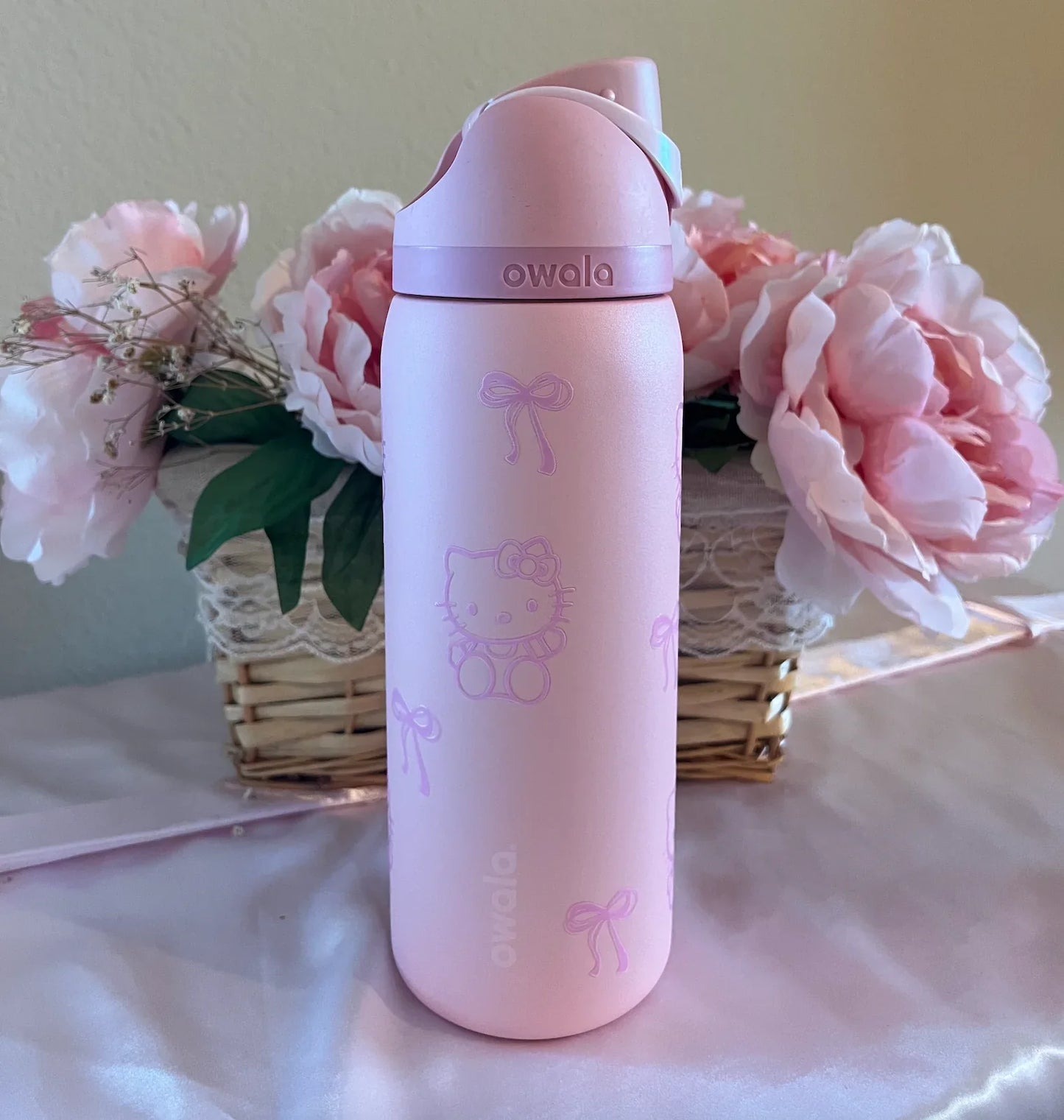 Cute Hello Kitty Pink Bottle – 32oz